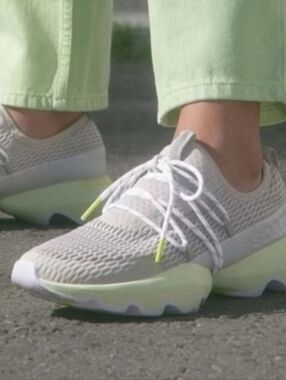 Sorel Kinetic Impact Athletic Run Walk Tennis Shoe Sneaker Cream Stone Women 10